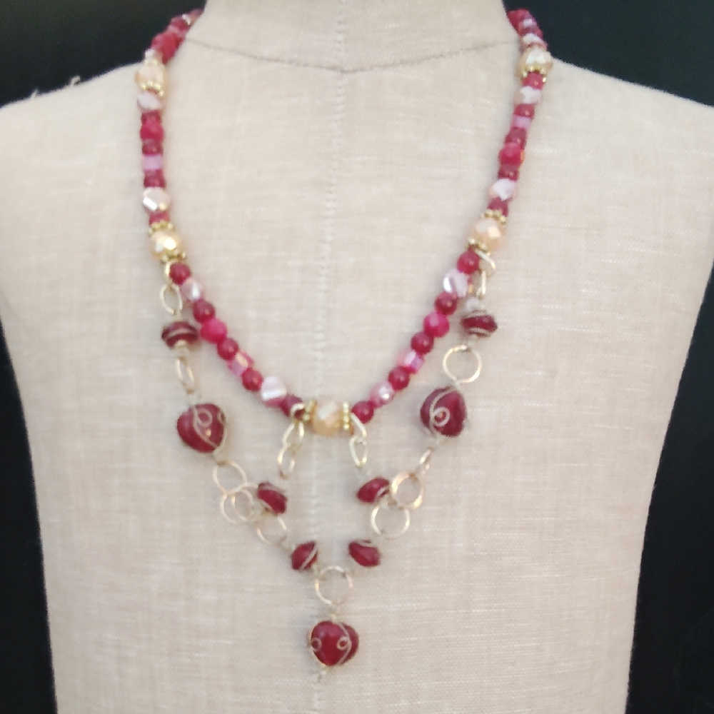 Elegant Red and Gold Beaded Necklace